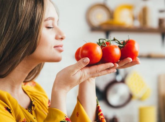 Jak zapewnić obfite plony pomidorów: trzy niezbędne zabiegi do zastosowania